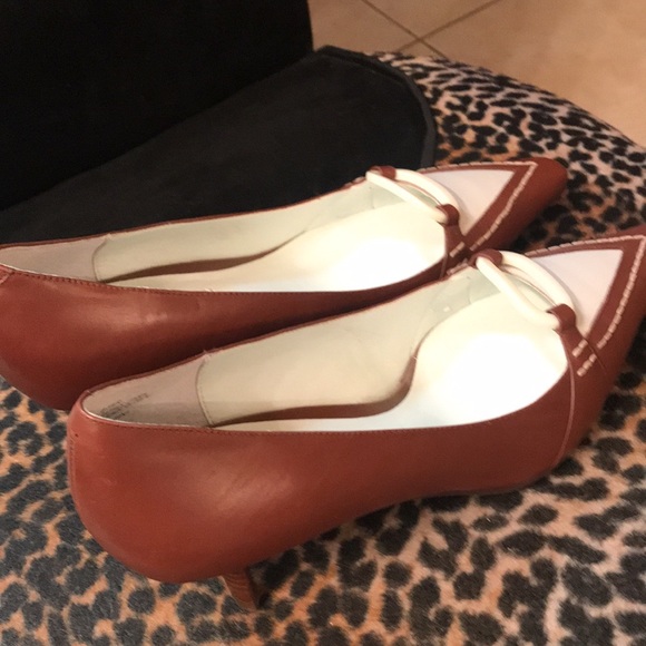 Brand new Etienne Aigner kitten heel pumps. - Picture 3 of 4